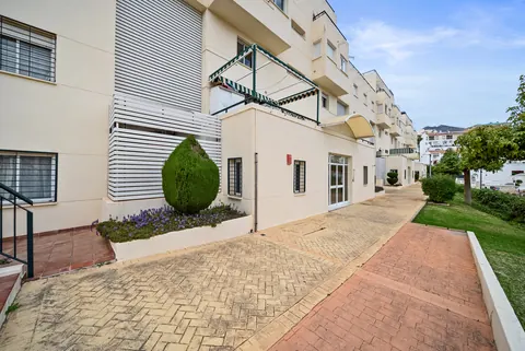 Exterior, WL Costa Properties · 2024 · shoot 7