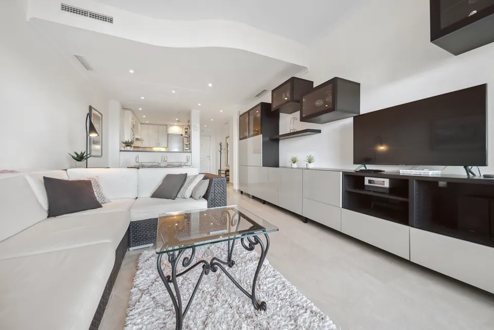 Open plan living and dining, Suncoaster · 2024 · shoot 3