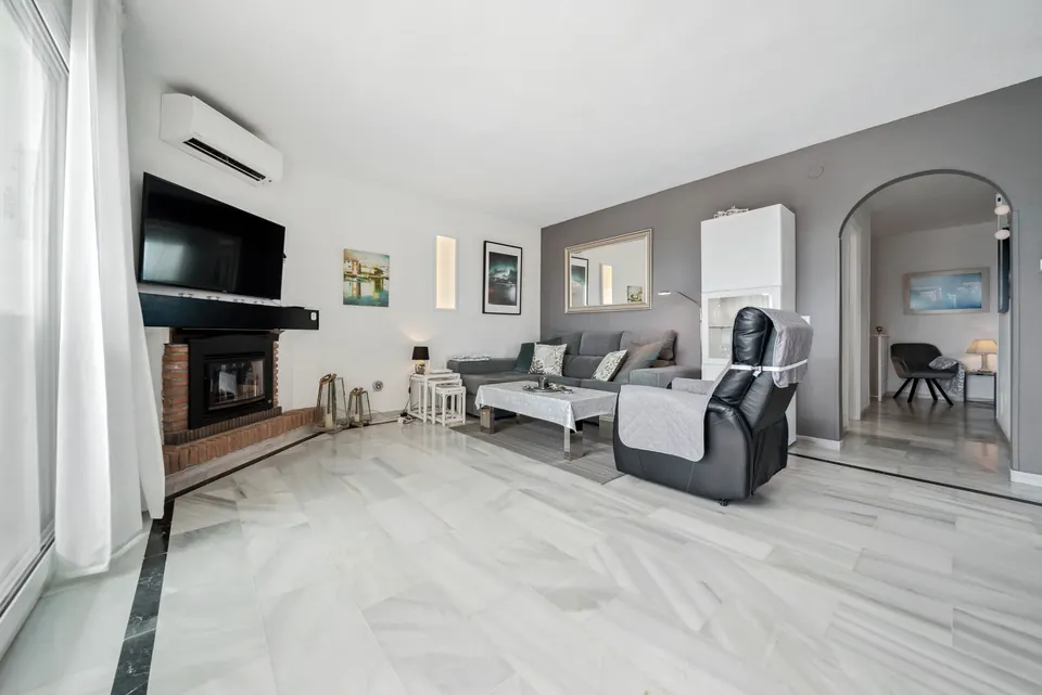 Living room, Suncoaster · 2024 · shoot 4