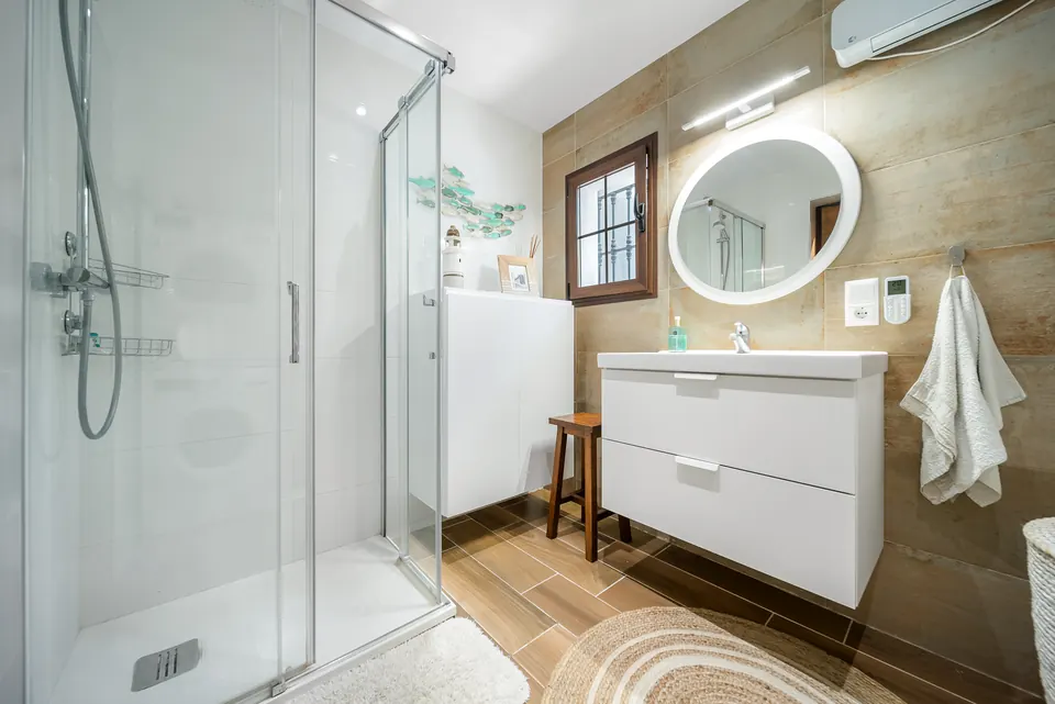 Bathroom, Costasolrent · 2024 · shoot 2
