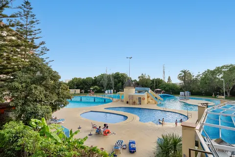 Pool, WL Costa Properties · 2024 · shoot 20