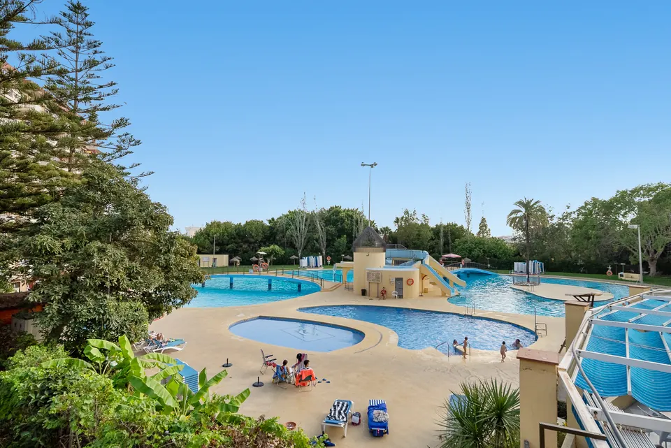 Pool, WL Costa Properties · 2024 · shoot 20