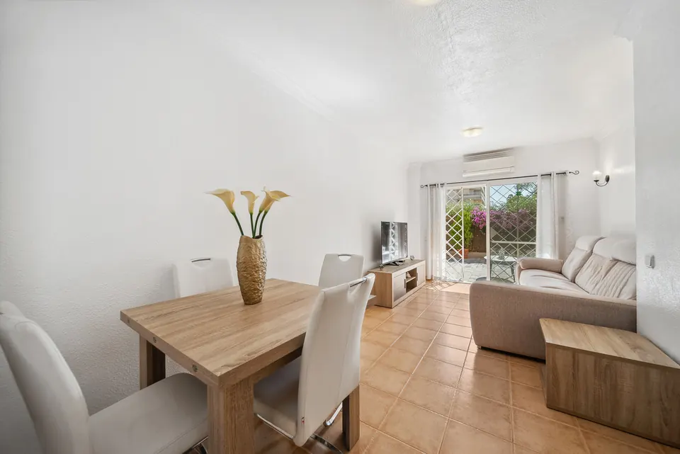 Open plan living and dining, WL Costa Properties · 2024 · shoot 23