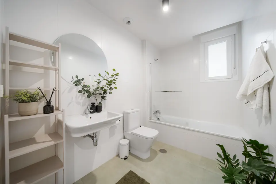 Bathroom, Costasolrent · 2024 · shoot 7