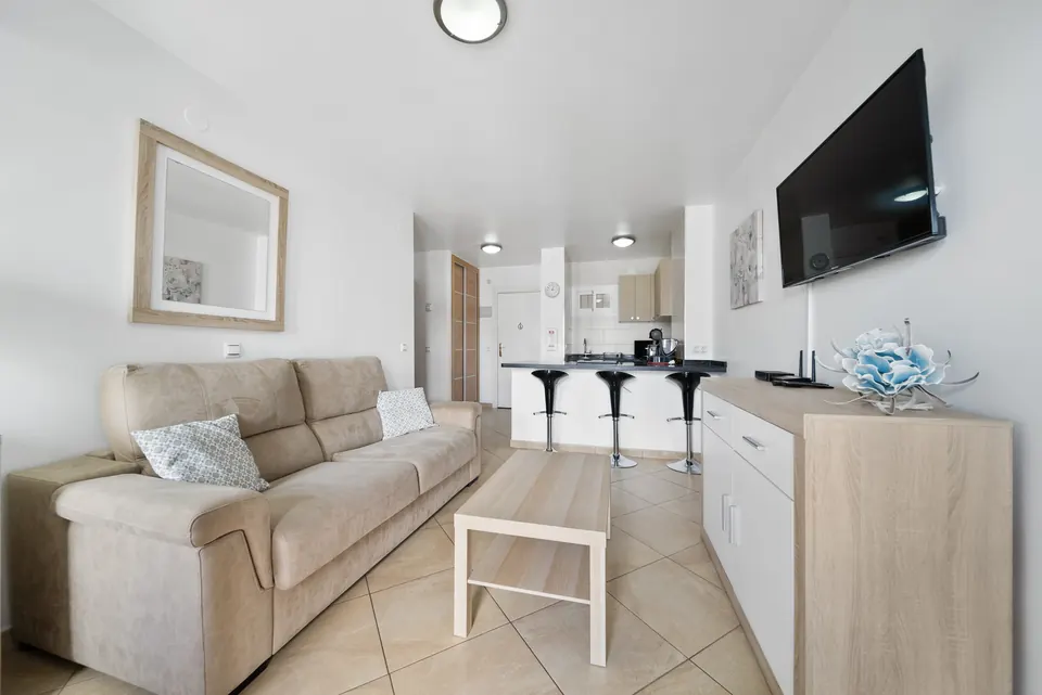 Open plan living and dining, WL Costa Properties · 2024 · shoot 4