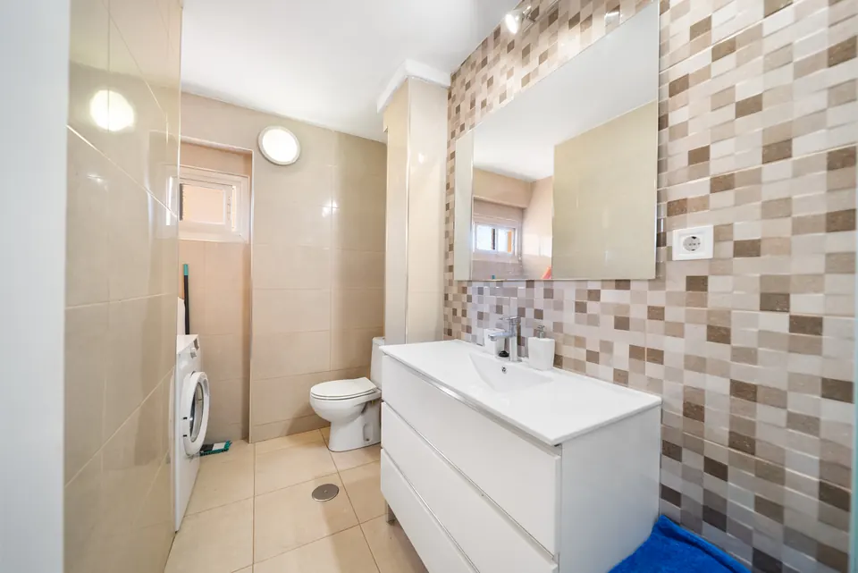 Bathroom, WL Costa Properties · 2025