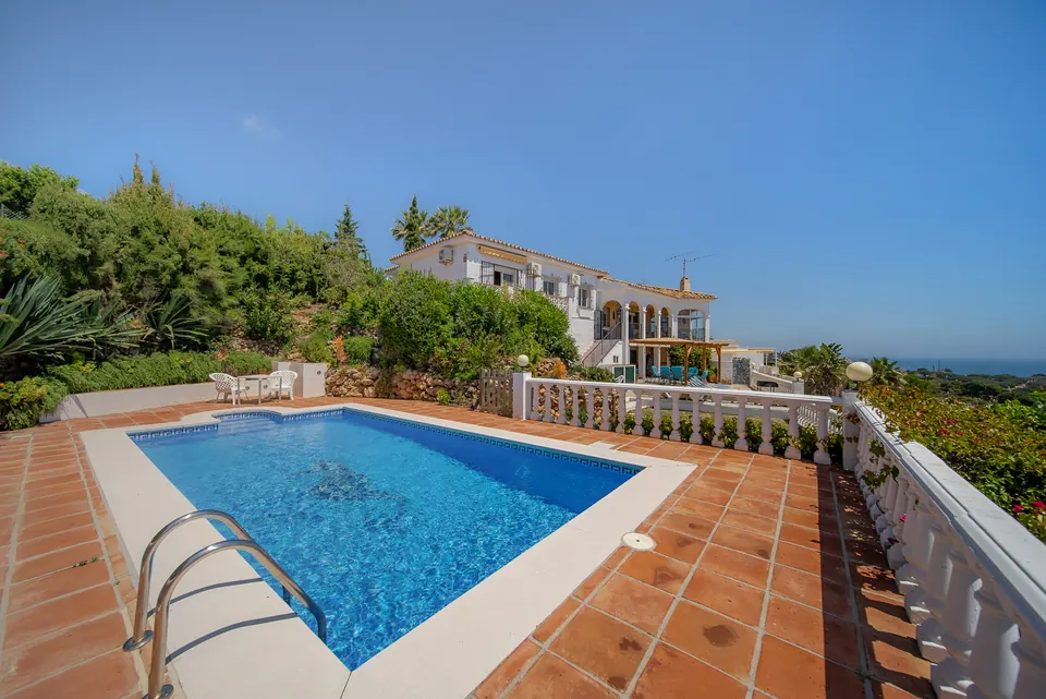 Pool, WL Costa Properties · 2025 · shoot 9