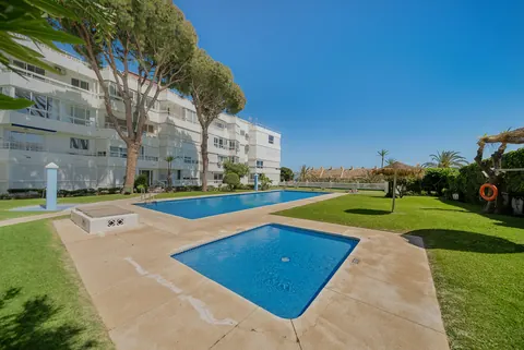 Pool, WL Costa Properties · 2025 · shoot 10