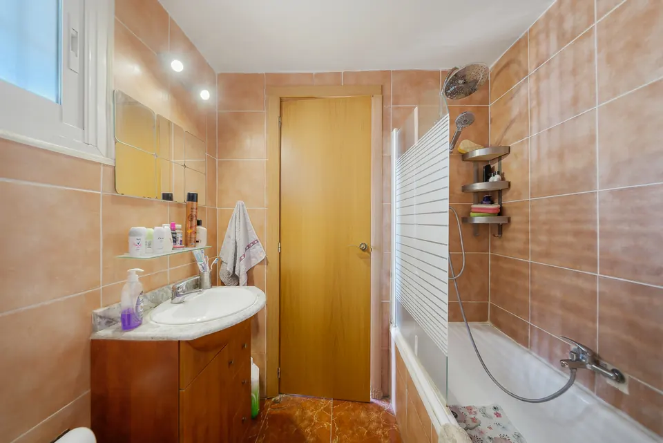 Bathroom, WL Costa Properties · 2025 · shoot 10