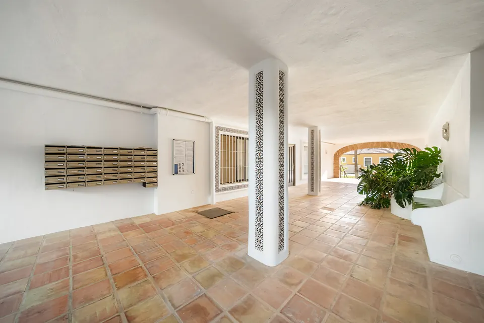 Entrance, Suncoaster · 2025 · shoot 2