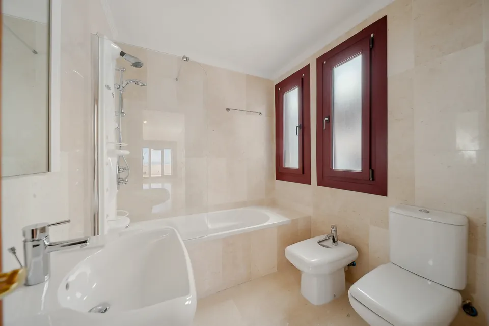 Bathroom, Utopía Coast Properties · 2025 · shoot 1