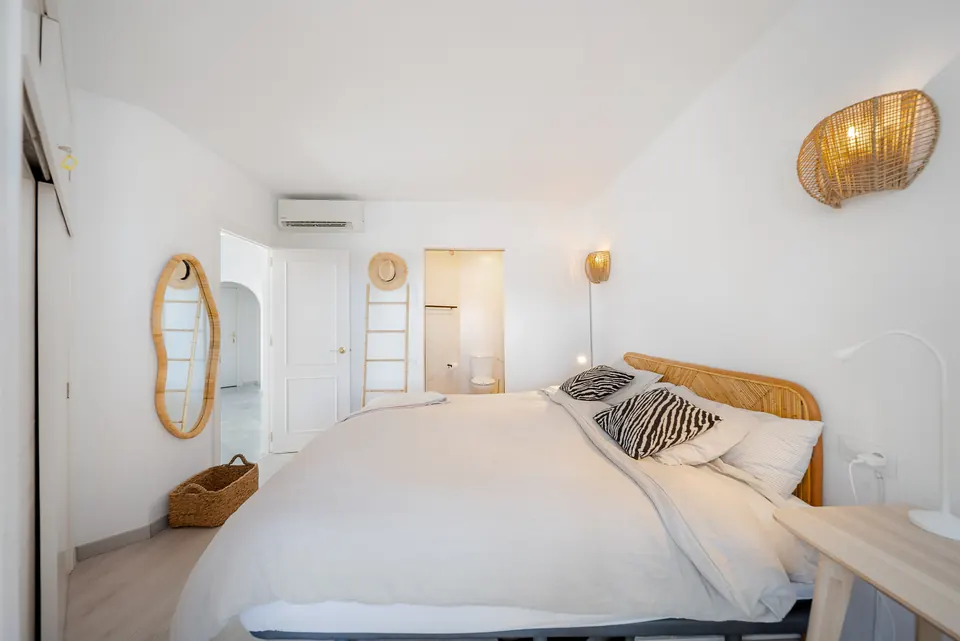 Bedroom, Suncoaster · 2025 · shoot 3