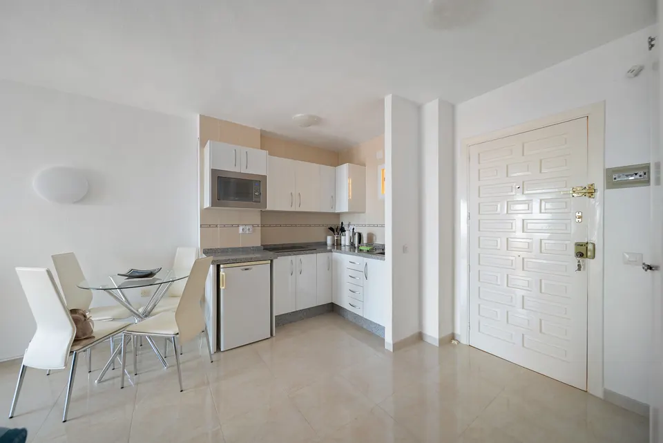 Kitchen, WL Costa Properties · 2025 · shoot 16