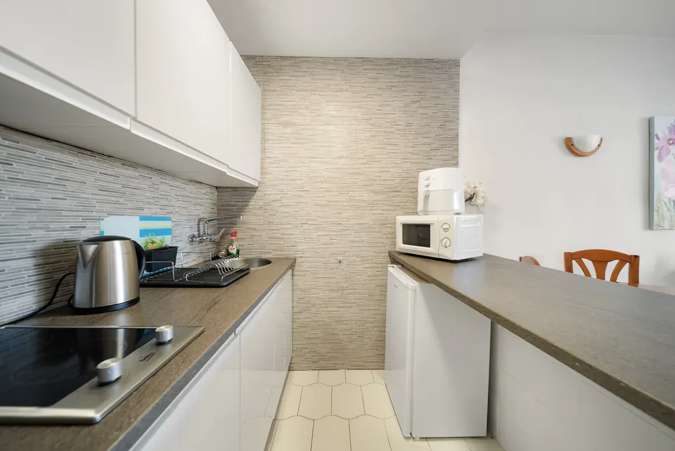 Kitchen, WL Costa Properties · 2025 · shoot 2