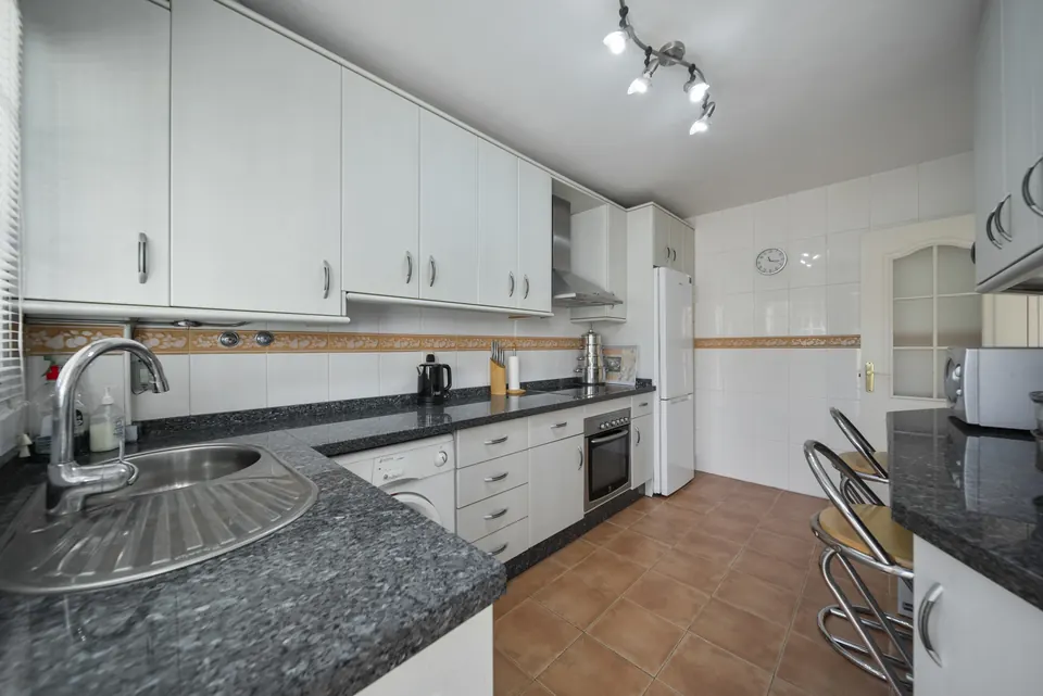 Kitchen, WL Costa Properties · 2025 · shoot 22