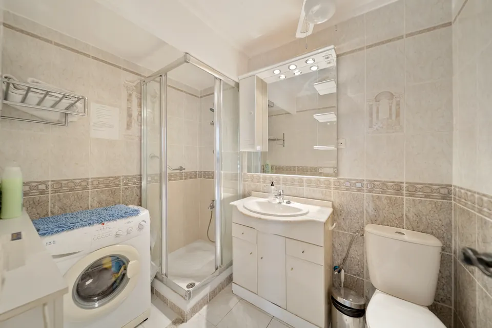 Bathroom, WL Costa Properties · 2025 · shoot 25