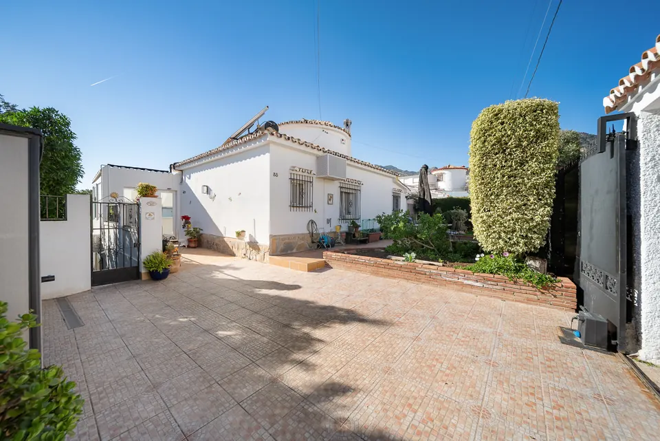Exterior, WL Costa Properties · 2025 · shoot 3