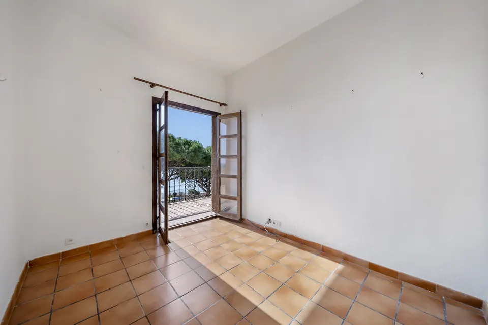 Entrance, Private owner · 2025