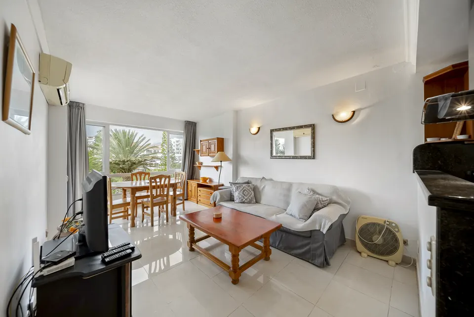 Open plan living and dining, WL Costa Properties · 2025 · shoot 28