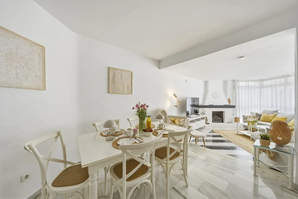 Open plan living and dining, Private owner · 2026
