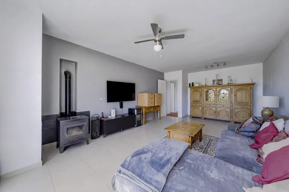 Living room, WL Costa Properties · 2026 · shoot 8