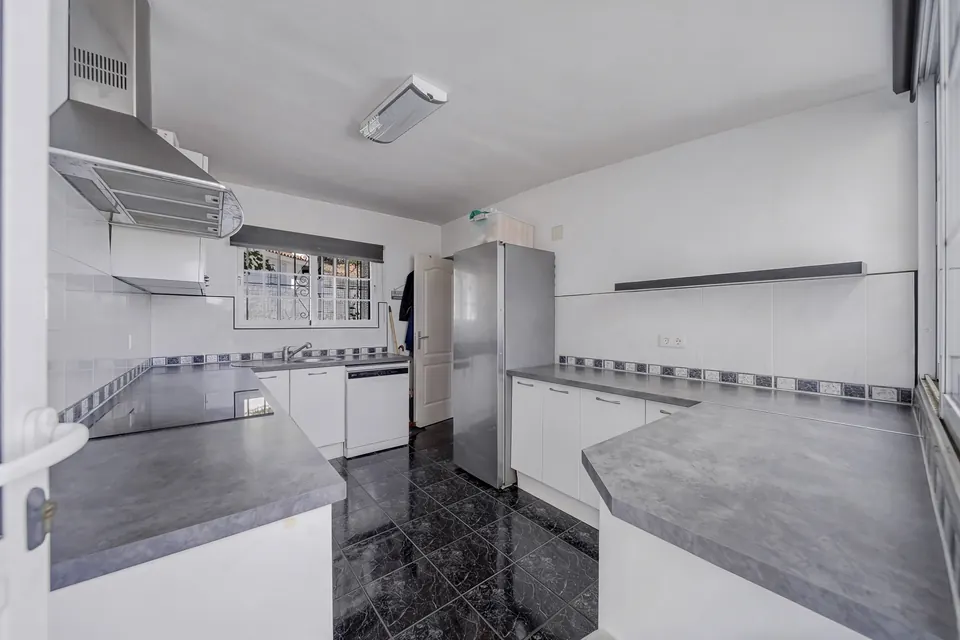 Kitchen, WL Costa Properties · 2026 · shoot 8