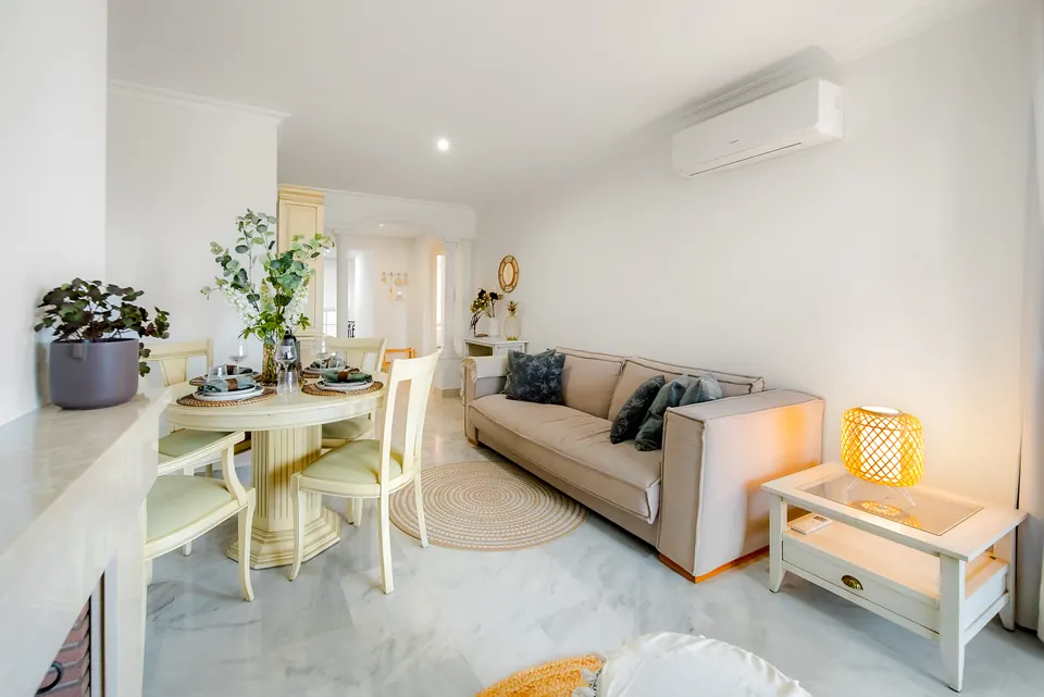 Open plan living and dining, Private owner · 2026