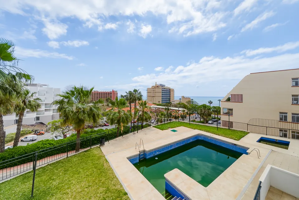 Pool, WL Costa Properties · 2026 · shoot 16