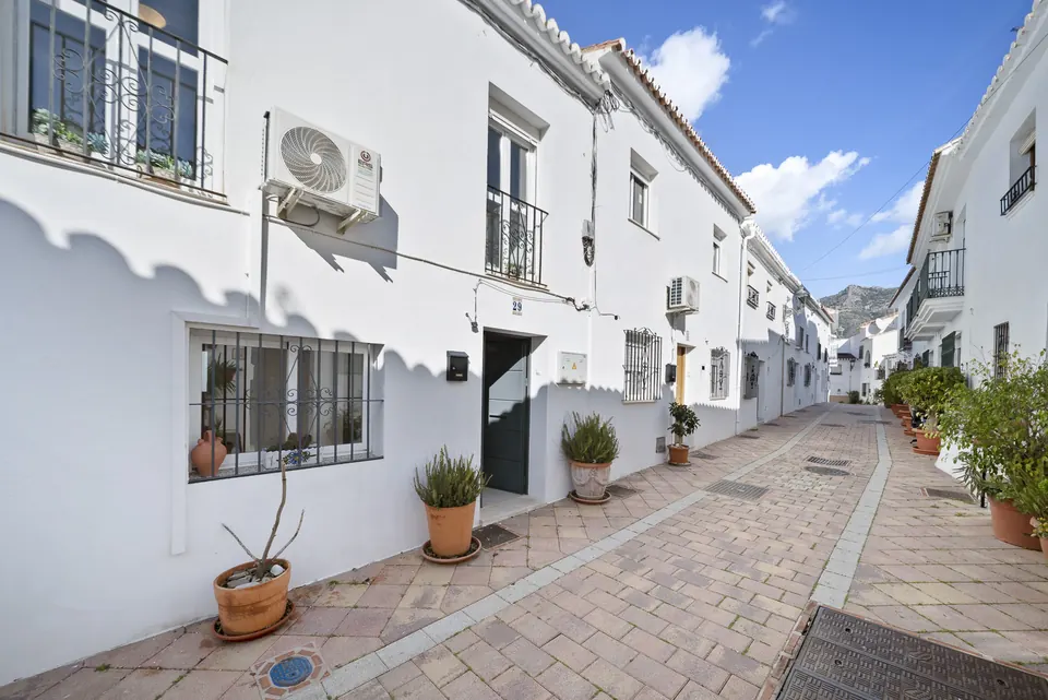 Exterior, WL Costa Properties · 2026 · shoot 2