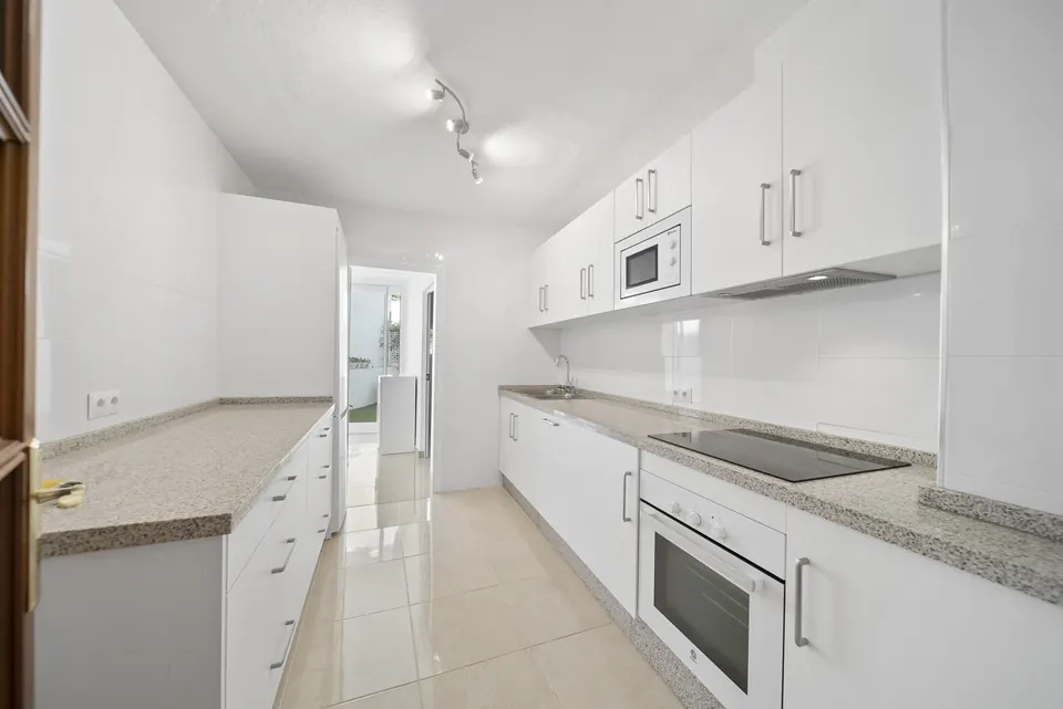 Kitchen, WL Costa Properties · 2026 · shoot 2