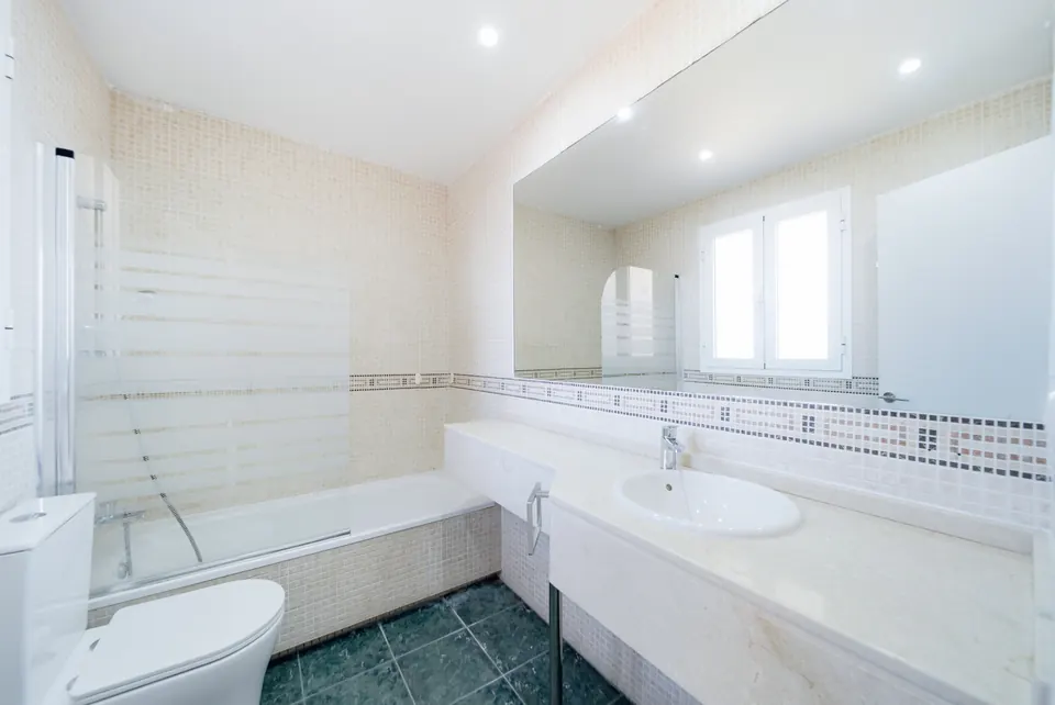 Bathroom, Utopía Coast Properties · 2026 · shoot 6