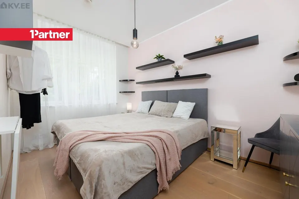 Bedroom, Private owner · 2026