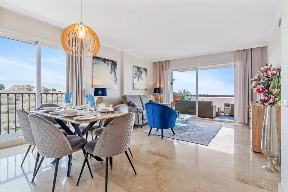 Open plan living and dining, Suncoaster · 2023 · shoot 8