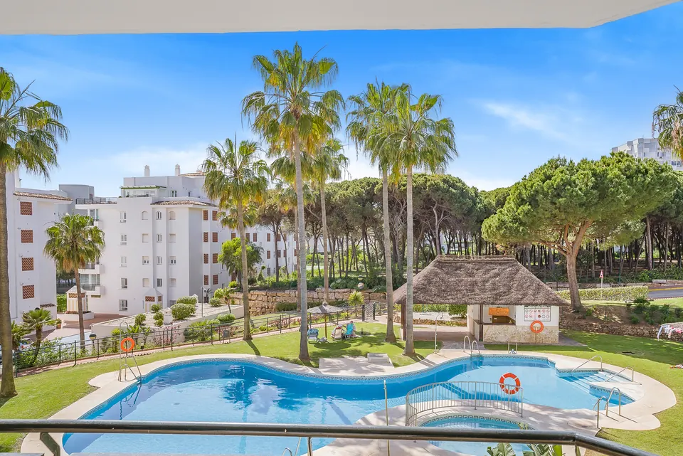 Pool, Property · 2023
