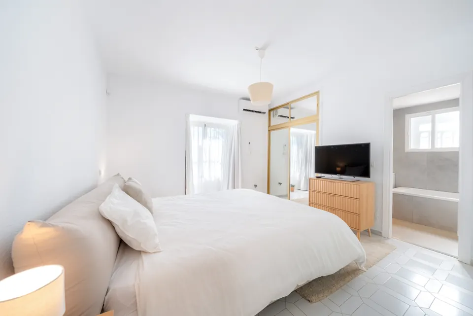 Bedroom, Suncoaster · 2023 · shoot 15