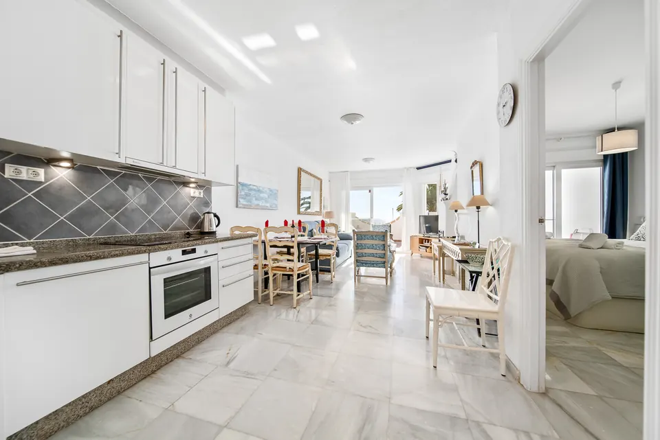 Open plan living and dining, Suncoaster · 2023 · shoot 16